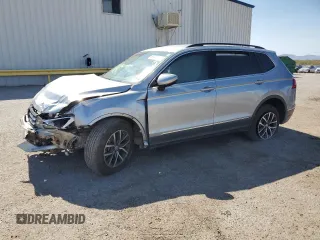 2020 Volkswagen Tiguan SE z VIN 3VV3B7AX0LM040576, wystawiony jako Copart lot #59440385 z przebiegiem 20 481 mil mil oraz Szkoda całkowita • Salvage title. Historia ofert i sprzedaży dostępna na DreamBid. Obrazek 1.