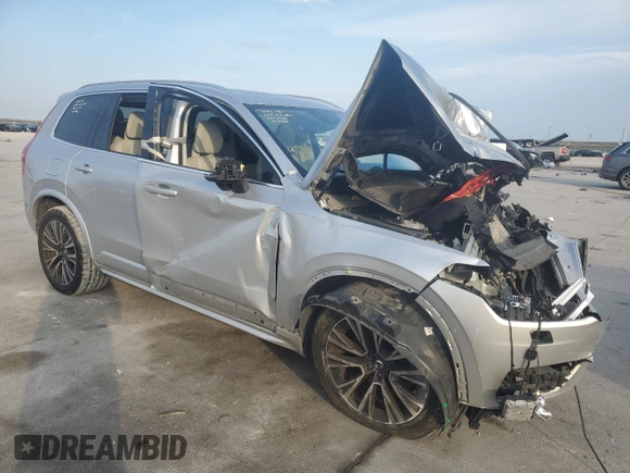 2020 Volvo XC90 Momentum with VIN YV4102PK2L1533048, listed as a Copart auction lot 46004295 with 0 mi miles and Salvage Title. Bid and sale history available at carsss.com. Image 4.
