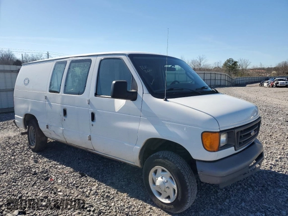2007 Ford Econoline Cargo Commercial with VIN 1FTNE14W67DB32713, listed as a Copart auction lot 45550425 with 209,925 mi miles and Salvage Title. Bid and sale history available at DreamBid. Image 4.