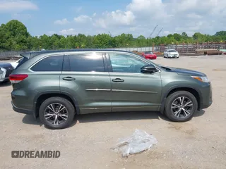 2017 Toyota Highlander LE with VIN 5TDBZRFH0HS442172, listed as a IAAI auction lot 42436089 with 95,437 mi miles and . Bid and sale history available at DreamBid. Image 13.