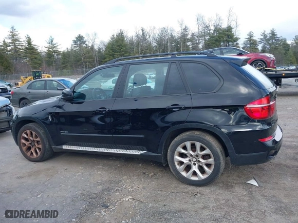 2013 BMW X5 xDrive35i with VIN 5UXZV4C50D0E06603, listed as a IAAI auction lot 41881485 with 171,701 mi miles. Bid and sale history available at carsss.com. Image 14.