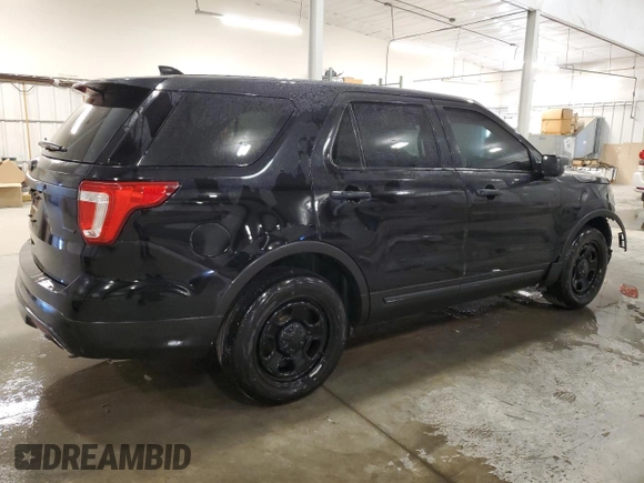2016 Ford Utility Police Interceptor with VIN 1FM5K8AR1GGD05998, listed as a Copart auction lot 41393885 with 140,060 mi miles and Salvage Title. Bid and sale history available at carsss.com. Image 3.