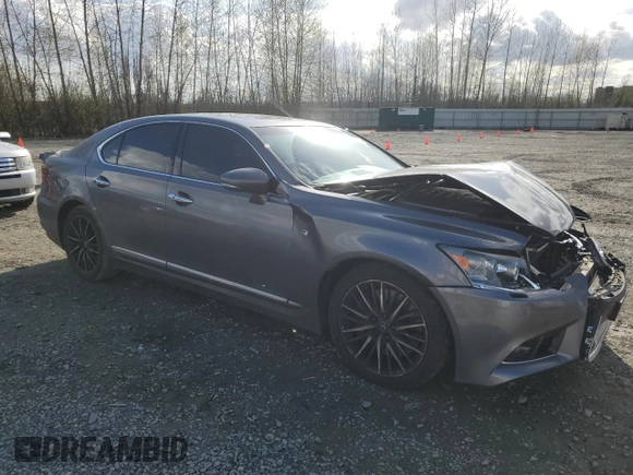 2014 Lexus LS 460 z VIN JTHBL5EF3E5125562, wystawiony jako Copart lot #51831755 z przebiegiem 85 171 mil mil oraz Szkoda całkowita • Salvage title. Historia ofert i sprzedaży dostępna na DreamBid. Obrazek 4.