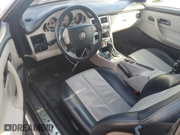 2000 Mercedes-Benz SLK-Class Kompressor with VIN WDBKK47F6YF164963, listed as a Copart auction lot 68790614 with 102,997 mi miles and Salvage Title. Bid and sale history available at carsss.com. Image 8.