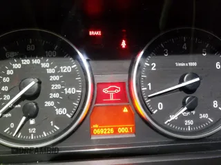 2012 BMW 3 Series 335i xDrive with VIN WBAKF9C5XCE672381, listed as a Copart auction lot 52201385 with 69,226 mi miles and Clean Title. Bid and sale history available at carsss.com. Image 9.