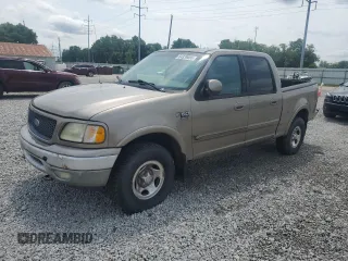 2003 Ford F-150 XLT с VIN 1FTRW08L63KA94415, выставлен на аукционе Copart как лот 64339055 с пробегом Не указан миль и Чистый • Clean title. История ставок и продаж доступна на DreamBid. Изображение 1.