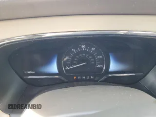 2017 Lincoln Navigator Select z VIN 5LMJJ2HTXHEL02270, wystawiony jako Copart lot #86042654 z przebiegiem 177 846 mil mil oraz Szkoda całkowita • Salvage title. Historia ofert i sprzedaży dostępna na DreamBid. Obrazek 9.
