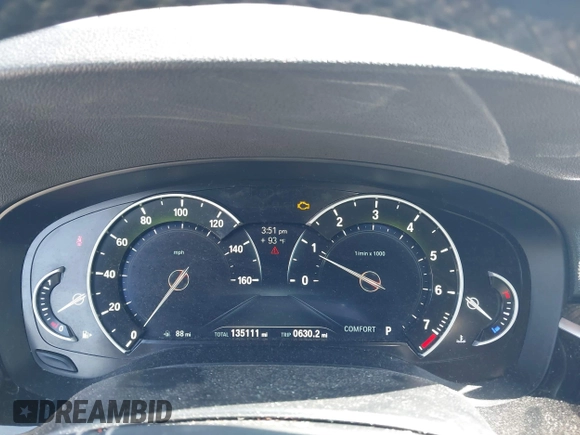 2018 BMW 5 Series 530i z VIN WBAJA5C53JG898590, wystawiony jako IAAI lot #42143629 z przebiegiem 135 111 mil mil oraz . Historia ofert i sprzedaży dostępna na DreamBid. Obrazek 7.