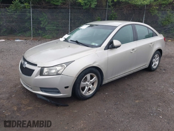 2014 Chevrolet Cruze 1LT z VIN 1G1PC5SB7E7194180, wystawiony jako IAAI lot #42331565 z przebiegiem 78 737 mil mil oraz . Historia ofert i sprzedaży dostępna na DreamBid. Obrazek 2.