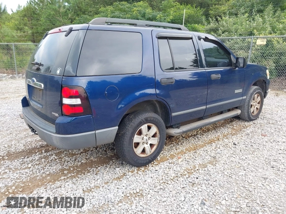2006 Ford Explorer XLS z VIN 1FMEU62E86UA69991, wystawiony jako IAAI lot #42599509 z przebiegiem 163 531 mil mil oraz . Historia ofert i sprzedaży dostępna na DreamBid. Obrazek 4.