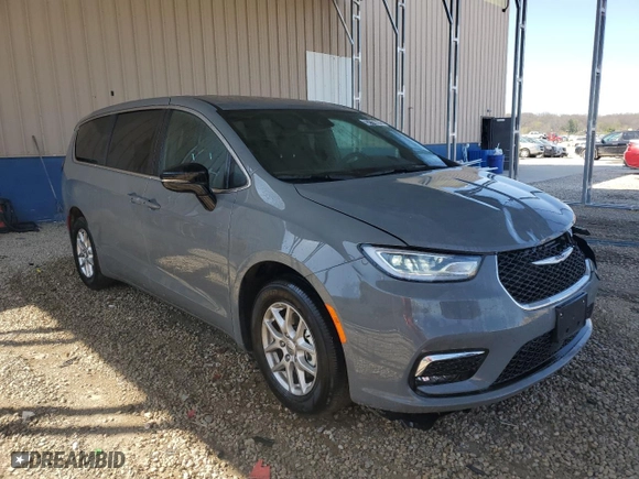 2025 Chrysler Pacifica Select with VIN 2C4RC1BGXSR542763, listed as a Copart auction lot 52116045 with 7,114 mi miles and Clean Title. Bid and sale history available at carsss.com. Image 4.