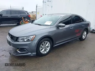 2017 Volkswagen Passat S z VIN 1VWAT7A3XHC071775, wystawiony jako IAAI lot #41775028 z przebiegiem 58 945 mil mil oraz . Historia ofert i sprzedaży dostępna na DreamBid. Obrazek 18.
