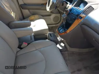 2000 Lexus RX 300 z VIN JT6GF10U4Y0047590, wystawiony jako IAAI lot #42331018 z przebiegiem 270 881 mil mil oraz . Historia ofert i sprzedaży dostępna na DreamBid. Obrazek 5.