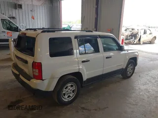 2016 Jeep Patriot Sport with VIN 1C4NJPBA4GD809148, listed as a IAAI auction lot 42278314 with 120,374 mi miles and . Bid and sale history available at DreamBid. Image 4.