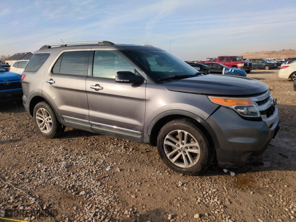 2014 Ford Explorer XLT with VIN 1FM5K7D97EGA33007, listed as a Copart auction lot 82431224 with 131,083 mi miles and Salvage Title. Bid and sale history available at carsss.com. Image 4.