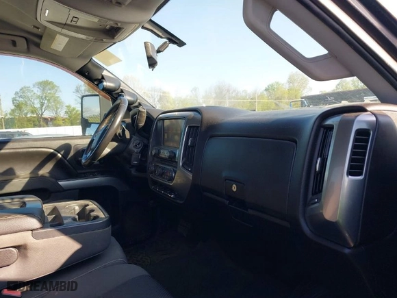 2014 Chevrolet Silverado 1500 LT with VIN 1GCVKREC4EZ318830, listed as a IAAI auction lot 41986237 with 118,134 mi miles. Bid and sale history available at carsss.com. Image 5.