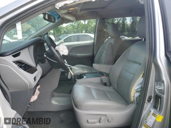 2017 Toyota Sienna XLE Auto Access Seat with VIN 5TDYZ3DCXHS794013, listed as a Copart auction lot 60815065 with 178,562 mi miles and Salvage title. Bid and sale history available at DreamBid. Image 7.