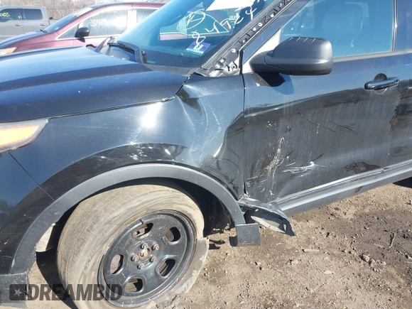 2013 Ford Police Interceptor Utility z VIN 1FM5K8AR7DGB84924, wystawiony jako IAAI lot #41639236 z przebiegiem 89 634 mil mil oraz . Historia ofert i sprzedaży dostępna na DreamBid. Obrazek 6.