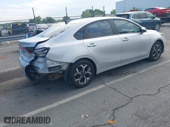 2021 Kia Forte LXS z VIN 3KPF24AD0ME290833, wystawiony jako IAAI lot #42218490 z przebiegiem 102 122 mil mil oraz . Historia ofert i sprzedaży dostępna na DreamBid. Obrazek 4.
