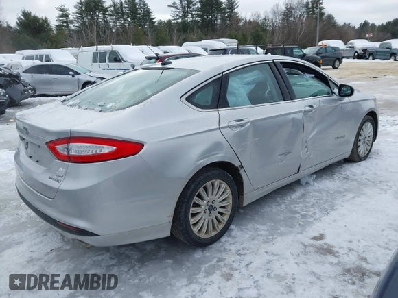 2014 Ford Fusion SE Hybrid with VIN 3FA6P0LUXER172442, listed as a IAAI auction lot 41623540 with 195,843 mi miles. Bid and sale history available at carsss.com. Image 4.