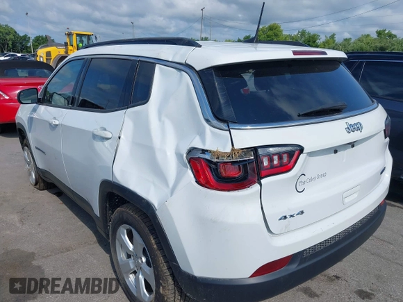2022 Jeep Compass Latitude z VIN 3C4NJDBB9NT122004, wystawiony jako IAAI lot #42752941 z przebiegiem 108 509 mil mil oraz . Historia ofert i sprzedaży dostępna na DreamBid. Obrazek 13.