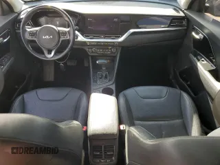 2022 Kia Niro Touring SE with VIN KNDCC3LC9N5532434, listed as a Copart auction lot 82159014 with 37,923 mi miles and Salvage Title. Bid and sale history available at carsss.com. Image 8.