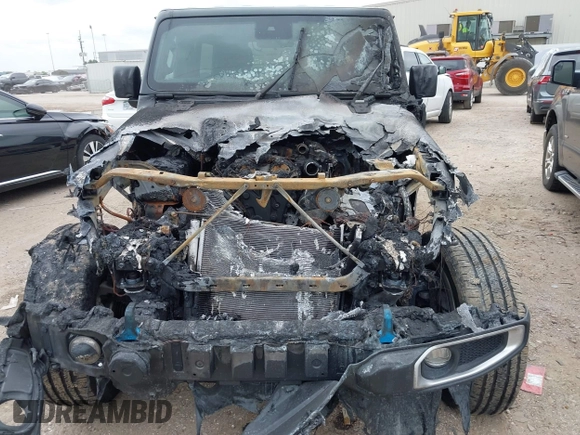2024 Jeep Wrangler Sahara z VIN 1C4RJXP64RW270477, wystawiony jako IAAI lot #42782122 z przebiegiem Nie podano mil oraz . Historia ofert i sprzedaży dostępna na DreamBid. Obrazek 6.
