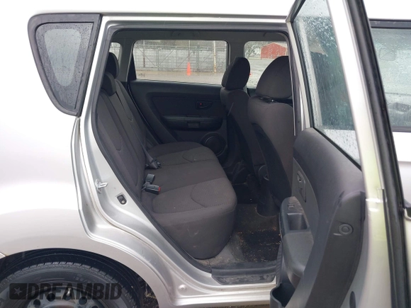 2011 Kia Soul with VIN KNDJT2A15B7319127, listed as a IAAI auction lot 41899511 with 210,660 mi miles. Bid and sale history available at carsss.com. Image 8.