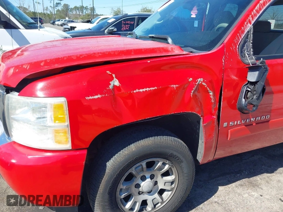 2007 Chevrolet Silverado 1500 LT w/1LT with VIN 2GCEC19C671599730, listed as a IAAI auction lot 41640569 with 192,835 mi miles. Bid and sale history available at carsss.com. Image 6.
