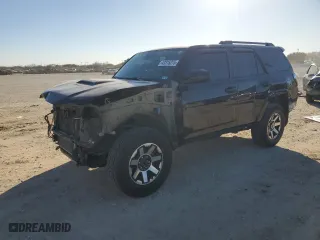 2022 Toyota 4Runner TRD Off Road with VIN JTEPU5JR6N6061382, listed as a Copart auction lot 43315275 with 73,195 mi miles and Salvage Title. Bid and sale history available at carsss.com. Image 1.