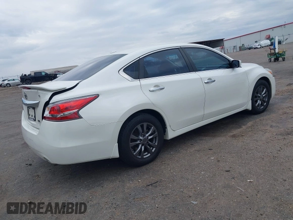2015 Nissan Altima S with VIN 1N4AL3AP4FC568306, listed as a IAAI auction lot 41683484 with 223,450 mi miles and . Bid and sale history available at DreamBid. Image 4.