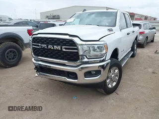 2024 Ram 2500 Big Horn with VIN 3C6UR5DJ1RG249902, listed as a IAAI auction lot 42043924 with 21,560 mi miles. Bid and sale history available at carsss.com. Image 19.