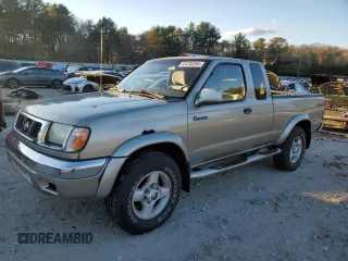 2000 Nissan Frontier XE z VIN 1N6ED26Y2YC319314, wystawiony jako Copart lot #83230294 z przebiegiem 110 355 mil mil oraz Czysty tytuł • Clean title. Historia ofert i sprzedaży dostępna na DreamBid. Obrazek 1.