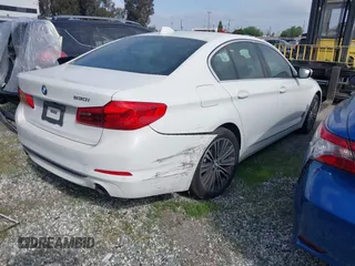 2019 BMW 5 Series 530i z VIN WBAJA5C53KWW48516, wystawiony jako IAAI lot #41524190 z przebiegiem 62 280 mil mil oraz . Historia ofert i sprzedaży dostępna na DreamBid. Obrazek 4.