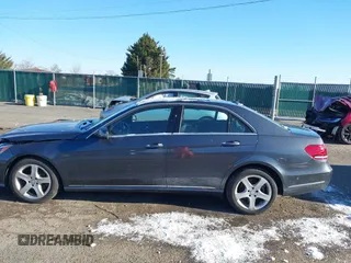 2016 Mercedes-Benz E 350 Luxury z VIN WDDHF8JB0GB284170, wystawiony jako IAAI lot #41269736 z przebiegiem 64 067 mil mil oraz . Historia ofert i sprzedaży dostępna na DreamBid. Obrazek 14.