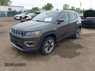 2019 Jeep Compass Limited z VIN 3C4NJDCBXKT747585, wystawiony jako IAAI lot #42209573 z przebiegiem 79 740 mil mil oraz . Historia ofert i sprzedaży dostępna na DreamBid. Obrazek 2.