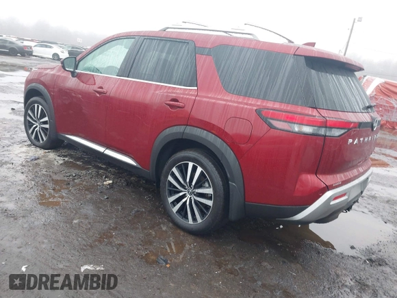 2024 Nissan Pathfinder Platinum z VIN 5N1DR3DJ1RC275508, wystawiony jako IAAI lot #41566678 z przebiegiem 5 326 mil mil oraz . Historia ofert i sprzedaży dostępna na DreamBid. Obrazek 3.