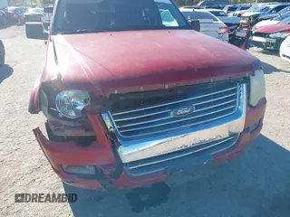 2010 Ford Explorer XLT with VIN 1FMEU6DE5AUA03758, listed as a IAAI auction lot 40921795 with 122,386 mi miles. Bid and sale history available at carsss.com. Image 6.