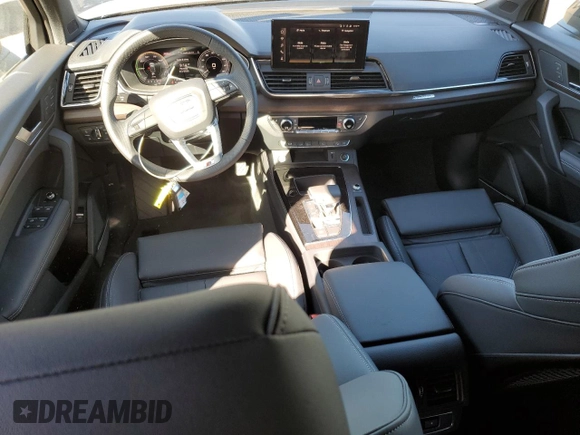 2024 Audi Q5 S line Premium Plus z VIN WA1E2AFY6R2125874, wystawiony jako Copart lot #47052955 z przebiegiem 1 144 mil mil oraz Szkoda całkowita • Salvage title. Historia ofert i sprzedaży dostępna na DreamBid. Obrazek 8.