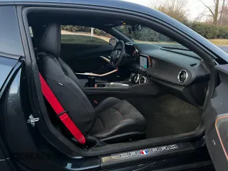2023 Chevrolet Camaro ZL1 z VIN 1G1FK1R63P0118032, wystawiony jako Copart lot #51035795 z przebiegiem 9030 mil mil oraz Szkody całkowita. Historia ofert i sprzedaży dostępna na DreamBid. Obrazek 5.