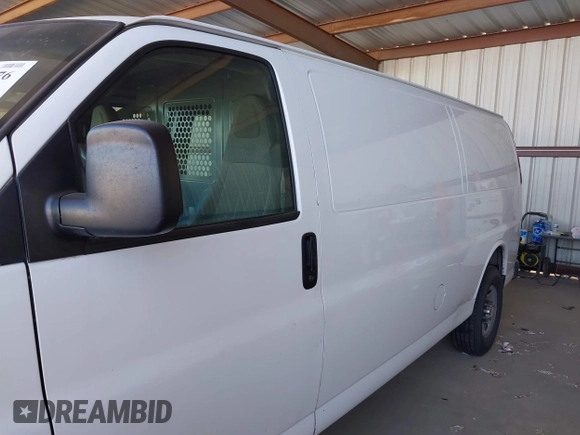 2016 Chevrolet Express Cargo Van with VIN 1GCWGBFF9G1260298, listed as a IAAI auction lot 41695976 with 375,350 mi miles. Bid and sale history available at carsss.com. Image 14.