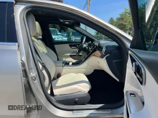 2022 Mercedes-Benz C 300 z VIN W1KAF4GB1NR050013, wystawiony jako Copart lot #61496615 z przebiegiem 77 812 mil mil oraz Czysty tytuł • Clean title. Historia ofert i sprzedaży dostępna na DreamBid. Obrazek 5.