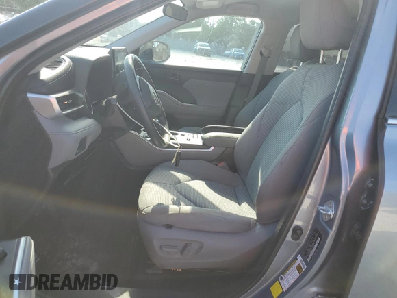 2021 Toyota Highlander L z VIN 5TDZZRAH2MS067837, wystawiony jako Copart lot #57457195 z przebiegiem 53 904 mil mil oraz Szkoda całkowita • Salvage title. Historia ofert i sprzedaży dostępna na DreamBid. Obrazek 7.