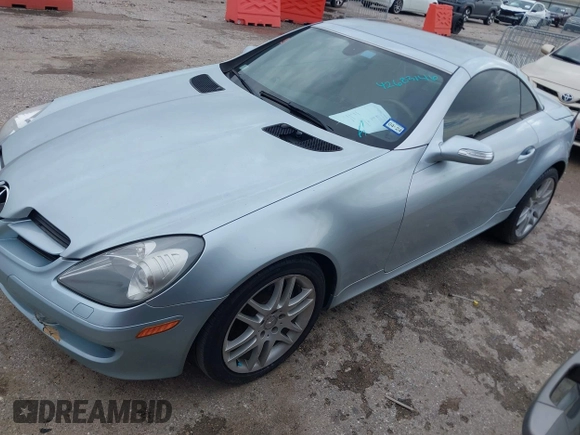 2007 Mercedes-Benz SLK 280 with VIN WDBWK54F77F157563, listed as a IAAI auction lot 42683146 with 144,298 mi miles and . Bid and sale history available at DreamBid. Image 2.