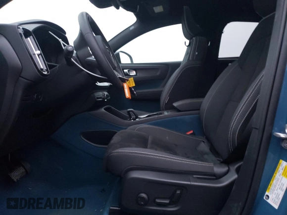 2022 Volvo C40 Ultimate с VIN YV4ED3GB6N2002492, выставлен на аукционе Copart как лот 69524222 с пробегом 3 620 миль миль и . История ставок и продаж доступна на DreamBid. Изображение 7.