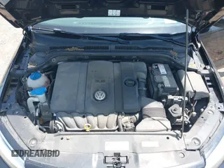 2013 Volkswagen Jetta SE z VIN 3VWDP7AJ7DM311471, wystawiony jako IAAI lot #42574345 z przebiegiem 81 760 mil mil oraz . Historia ofert i sprzedaży dostępna na DreamBid. Obrazek 10.