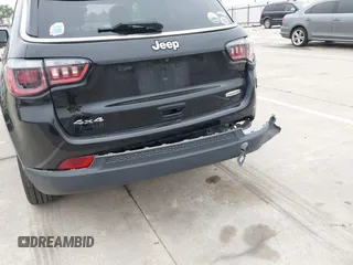2018 Jeep Compass Latitude с VIN 3C4NJDBBXJT222915, выставлен на аукционе IAAI как лот 42363416 с пробегом 107 377 миль миль и . История ставок и продаж доступна на DreamBid. Изображение 17.