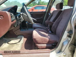 1993 Honda Accord z VIN 1HGCB7658PA114384, wystawiony jako Copart lot #54768665 z przebiegiem 249 877 mil mil oraz Szkoda całkowita • Salvage title. Historia ofert i sprzedaży dostępna na DreamBid. Obrazek 7.