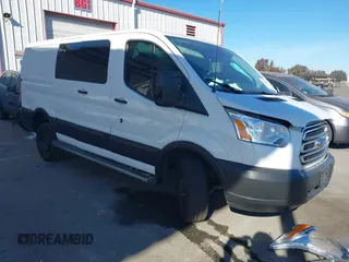 2019 Ford Transit z VIN 1FTYR1ZM0KKB21204, wystawiony jako IAAI lot #41388185 z przebiegiem 41 100 mil mil oraz . Historia ofert i sprzedaży dostępna na DreamBid. Obrazek 1.