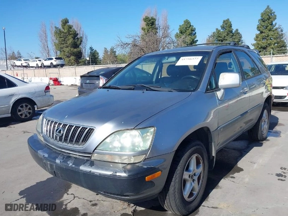 2001 Lexus RX 300 with VIN JTJHF10U210226081, listed as a IAAI auction lot 41756377 with 202,257 mi miles. Bid and sale history available at carsss.com. Image 2.